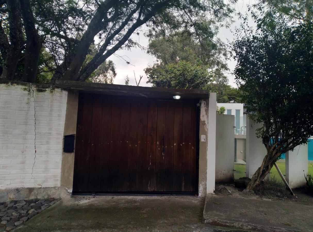 Casa Del Aguacate - Tumbaco Maison d'hôtes Cumbayá